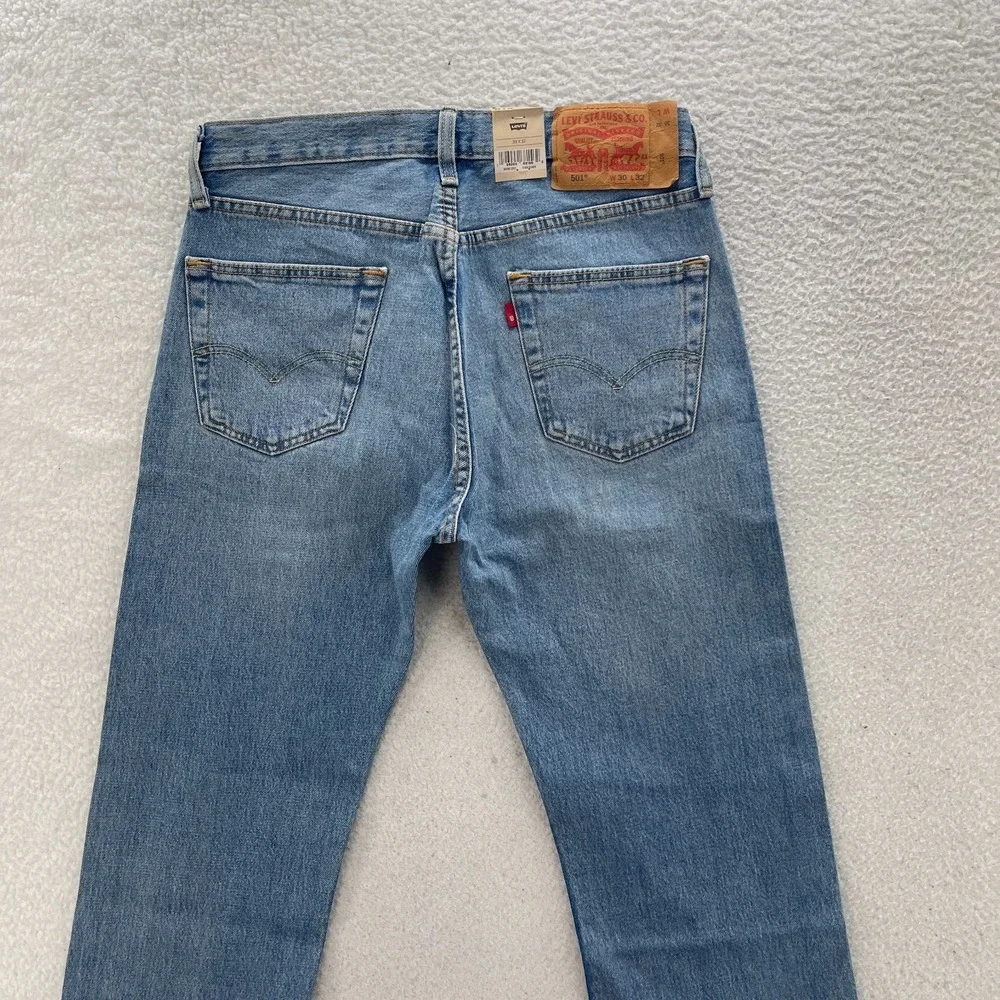 Levis 501 Jeans Mens 30x32 Blue Original Straight Button Fly Denim Grunge Cowboy